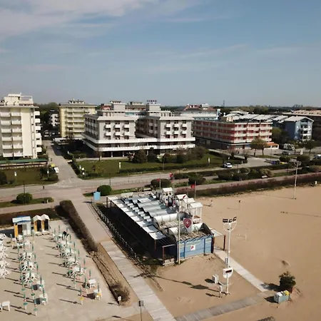 Seafront With Balcony Lejlighed *